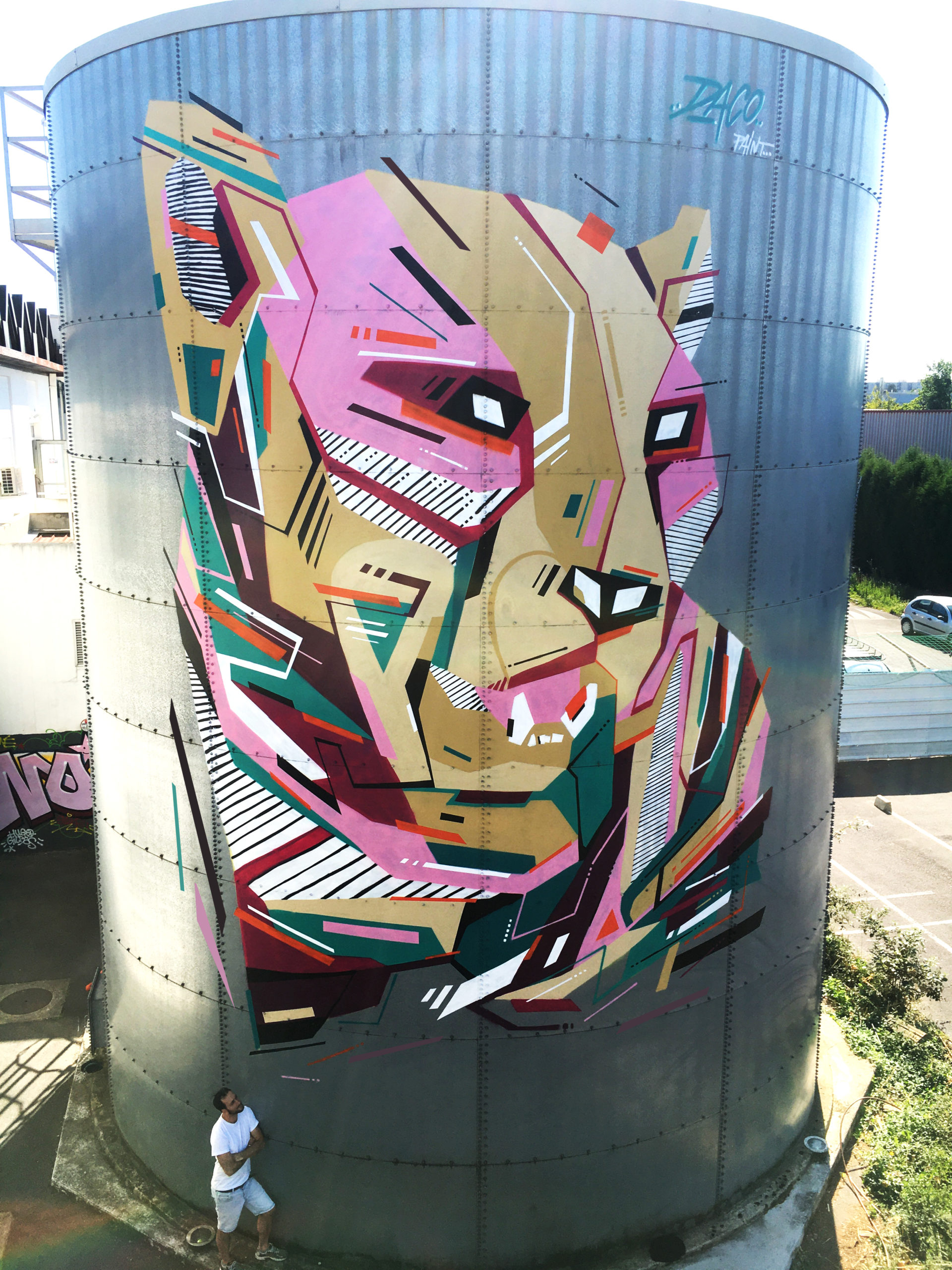 Fresque Graffaune Graffiti Léopard réalisée par Daco sur une cuve